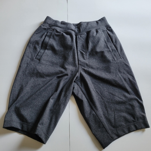 Lululemon athletica Men's shorts size small. - Picture 3 of 8